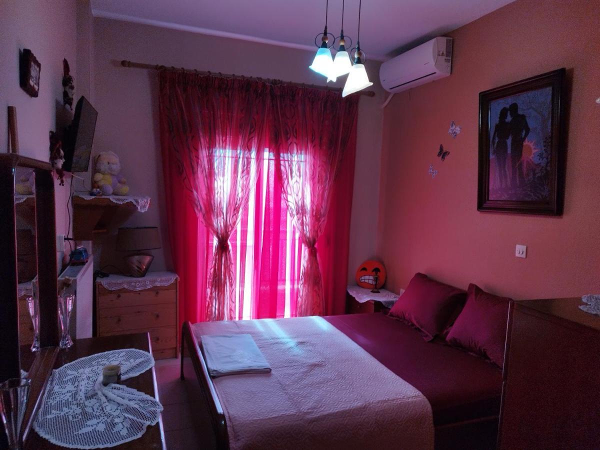 Christina's * Sarti